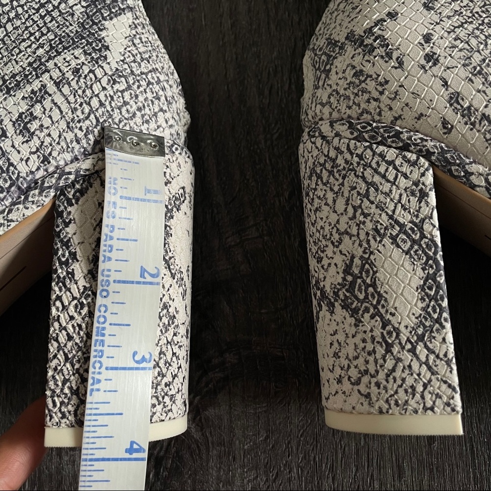 Like New Dolce Vita Snakeskin print heeled Boots (7/5) - Picture 6 of 10